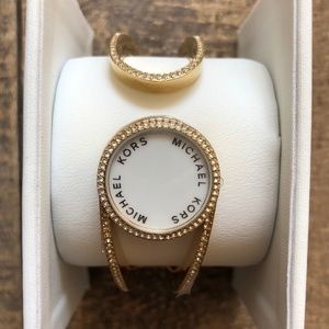 NEW Michael Kors Gold Activity Tracker Bracelet